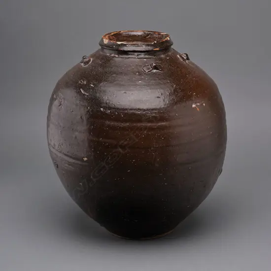 A Japanese Shigaraki stoneware tea leaf jar (chatsubo),